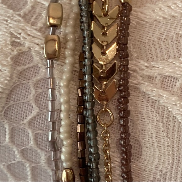 3/$25 💋 Seed pearls necklace gold tone 36” length costume jewelry - Picture 5 of 7